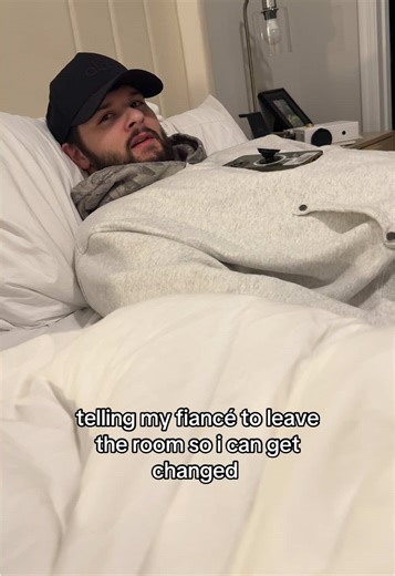 Under the Arm Prank: Hilarious Couple Moments