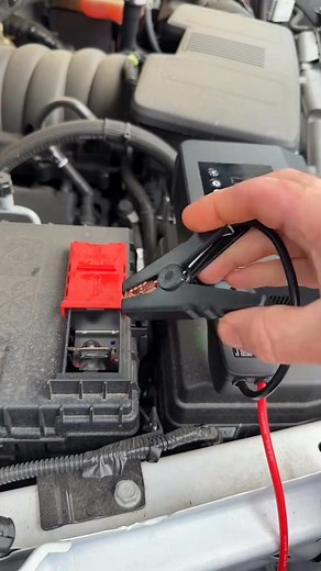 🚗 Stuck with a dead car battery in the rain? Frustrated by messy, tangled jumper cables that don’t fit your battery terminals? Scared of accidental reverse polarity sparks? Meet the Smart Jumper Clip – 12V Portable Starter Cable – your car’s lifesaver in emergencies. It replaces bulky traditional jumper cables with compact, smart alligator clips that prevent wrong connections, work with all 12V vehicles, and start dead batteries in minutes. No more waiting for roadside assistance or fumbling wi