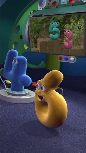 Who's Changing All The Shapes?! | #Numberjacks #Shorts #kidsvideos #learnmaths