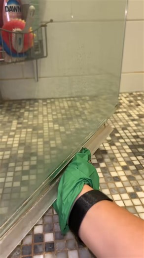 85K views · 477 reactions | #cleaning #glass #asmr #asmrsounds #asmrcleaning #fyp | The Cleaning Lady | Facebook