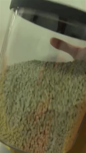 Andersen Windows + Doors Pros on Instagram: "Fibrex® material isn’t just any old composite. What makes it so strong, durable, and aesthetically pleasing? 💪 It’s 2x stronger than vinyl, due to the smart blend of 40% wood fiber and 60% thermoplastic polymer. 🌱 It’s thermally stable enough to resist the warping that leads to seal failure. Even in dark colors, it can resist temps up to 150°F. 👁️ Its eye-catching good looks include a finish 12x thicker than painted vinyl, with a 10-year limited wa