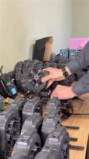 Cloudwalker on Instagram: "Drone thrower, plus optical fiber reel, makes your drone free from electromagnetic interference."