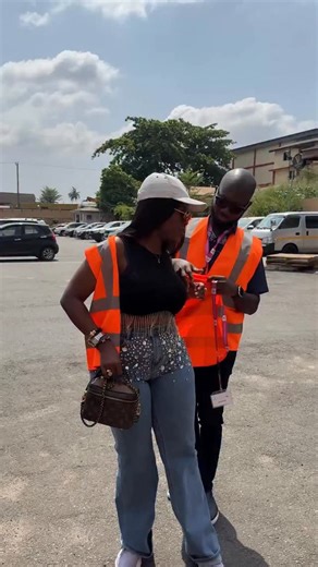 Malta Guinness brand ambassador Delay arrives at Guinness Ghana Breweries PLC for a tour of the facility, exploring how Malta Guinness is processed and packaged. Follow @dek360ghana 🤏🏽 For Updates. #dek360ghana #news #fyp | Dekthreesixty Ghana
