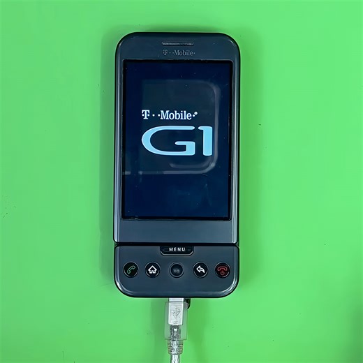 Fascinating Look Back at the HTC G1, the First Android Smartphone Released in the US