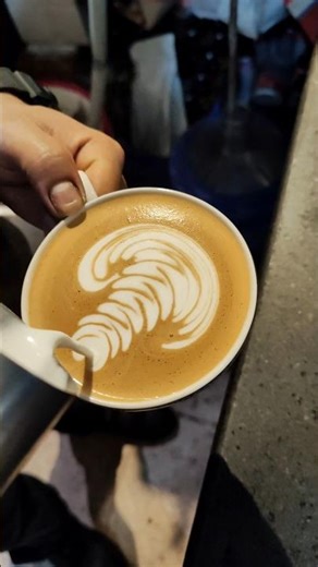 latte art TUTORIAL FOR BASIC🌿💯🦢 #latteart #coffee #barista #tulip #coffee