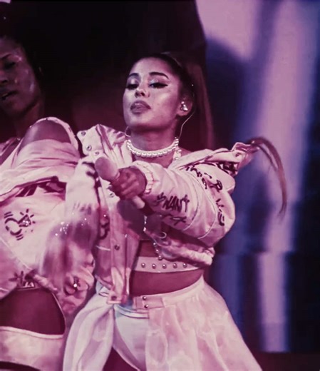 Ariana Grande's 7 Rings Performance Highlights