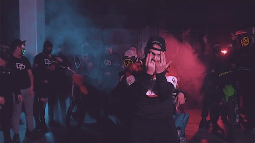 Jul fait tomber son 5ème disque de diamant pour "La Zone en Personne"