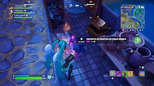 Aquí tratando de coger la escopeta pero Tealy se metió y terminé acariciandola 🥴 menos mal no habían enemigos cerca | Miku Sama Reviews