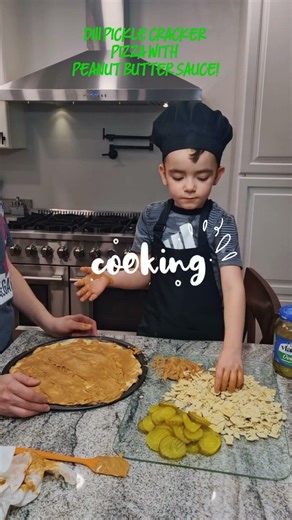 Making DILL PICKLE and CRACKER PIZZA with PEANUT BUTTER SAUCE!! #picklenation #pickles #slicelab67