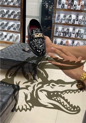 EID K LIA BHT HE KAMAL OR DIFFERENT SHOES