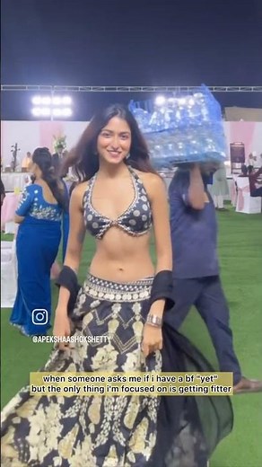 Hot saree and cleav@ge scenes in reels