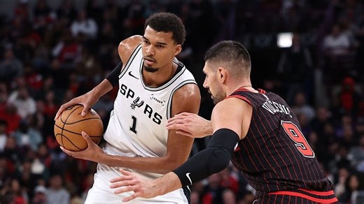 Du jamais vu dans toute l’histoire NBA : Victor Wembanyama claque une performance irréelle contre Chicago - RTBF Actus