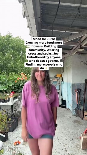 My facial expressions while I dance prove that I’m a millennial 🤣 Rounded out the year by having a random reel from weeks ago somehow hitting a part of the algorithm where people were either extremely complimentary about my hair and whether or not I looked my age… or not at all 🤣🤣 the fact that I have been so unbothered by it all really proves to me that I’ve grown out of my perfect nice girl era. Hitting 2025 and the last year of my 30s and I feel so lucky to be here. So many things became c