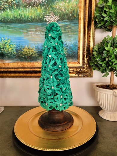 Rare Vintage Christmas Tree With Crystals on Velvet, One of a Kind - Etsy