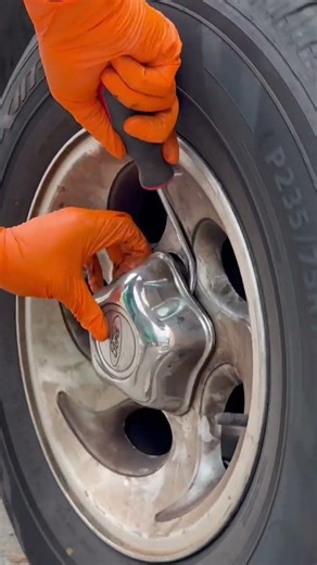 1995-2001 Ford Explorer Front Brake Pads and Rotors Replacement ‪@ElmoMotorWorks‬