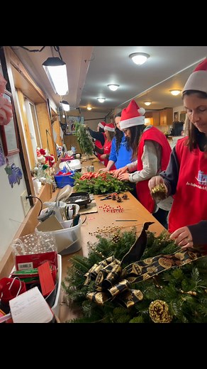 6.5K views · 118 reactions | Our first wreath decorating class was a success woo hoo!!! 殺珞 | The Ice Farm | Facebook