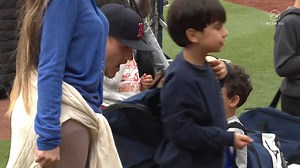 This may be the cutest game of catch of all time 🥹 | NESN