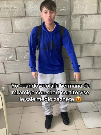 Cuando Veo a la Hermana de Mi Amigo con Short Cortito