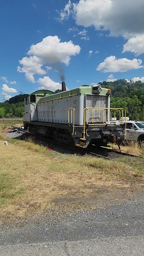 Great Lakes Locomotive Leasing #6 is a EMD SW900 with an 8-567CR, this is the first time it's ran in 3 years. putting the old man back to work soon.