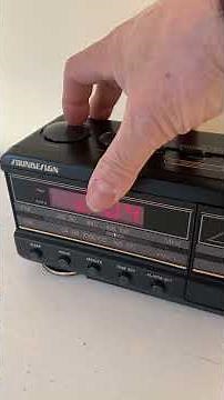 Matte Black Soundesign Model 3827 BLK AM FM Digital Alarm Clock Radio! Excellent Condition!