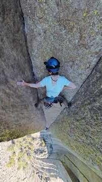 Climbing El Matador 5.10d on Devils Tower