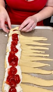 Easy Holiday Treat! (produced by Kyle & Mistie) | Home Hacks & Easy Snacks