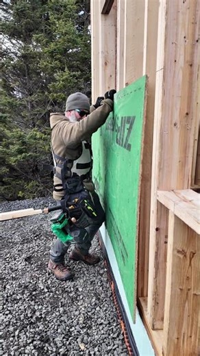 Helper Nail! Old School Carpenter tip! #carpenter #construction #diy