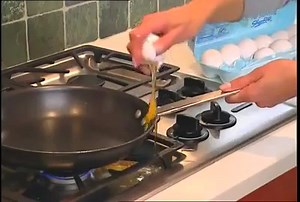 This Egg Cracking Machine Is A Creative Little Gadget... :) available here ---> http://bitly.com/1d5gWiv | Ideas for your home