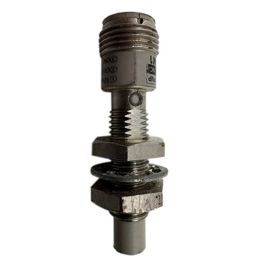 Omron Inductive Proximity Sensor PNP 2mm 12-24VDC 4 Pin E2E-X2MF2-M1