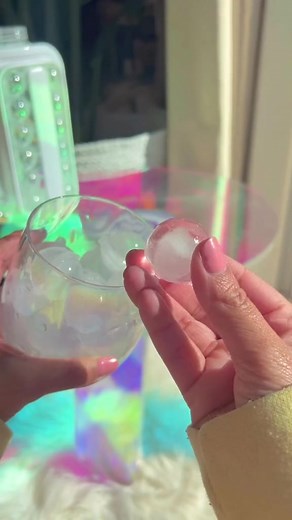 It's a portable ice maker...😱🧊 Follow the link in our bio for more details! #fyp#foryoupage