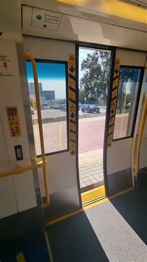 transperth A series set 27 doors closing #transperth #train