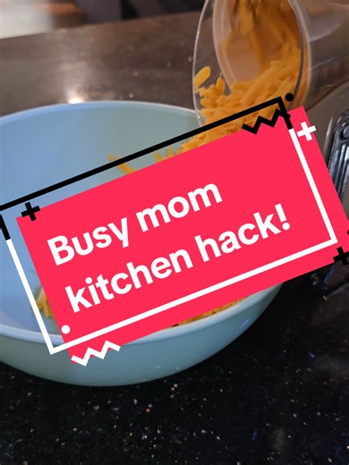This viral cheese grater makes shredding cheese SO easy! Snaps together in seconds, no arm workout, and perfect shreds every time! Dinner prep just got faster! Ill link it below!! #ttshopfinds #kitchengadgets #kitchenhacks #ttshop #kitchenmusthaves