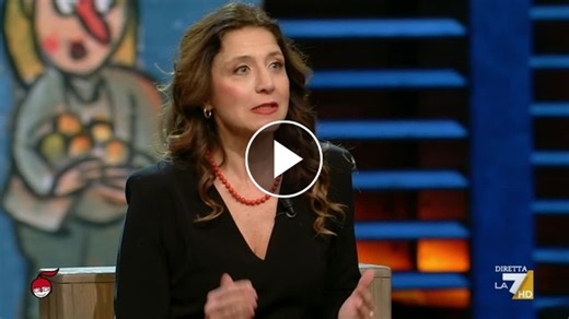 "È giusto non far pagare le multe ai no vax?", la risposta di Barbara Gallavotti | LA7