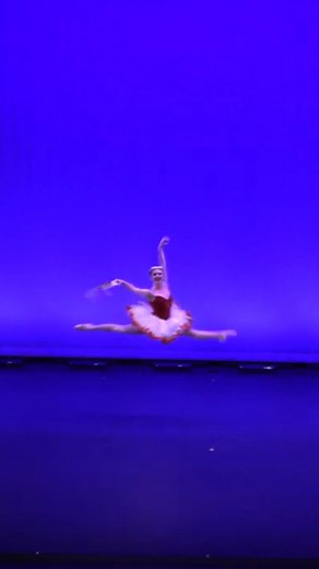 ON THE PROGRAM // TARANTELLA This six-minute powerhouse of a ballet by George Balanchine is based on a Neapolitan folk dance and is characterized by its speed, nimble footwork, and explosive energy. "Tarantella" was originally created in 1964 for New York City Ballet dancers Patricia McBride and Edward Villella and has been enjoyed by audiences worldwide. We are excited to showcase this work on our Art/Motion tour! Tickets for Art/Motion are available now at chaballet.org/tickets! 🗓️Jackson, MS