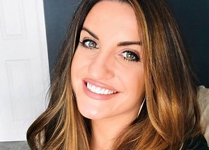 My Online Search For Love Threw Up Throuples And Men Who Like Pineapple On Pizza