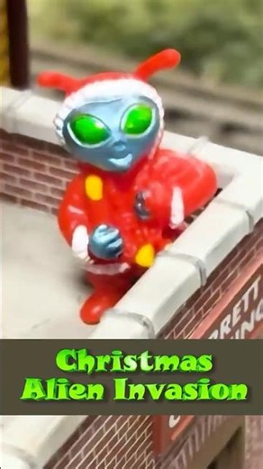 Christmas Aliens Take Over the Trainz Layout!