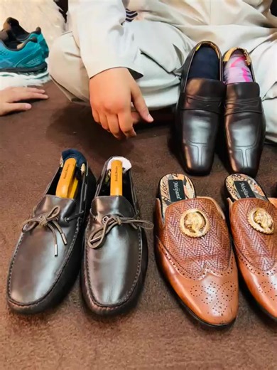 Original Branded Shoes: How to Spot Authentic Sneakers