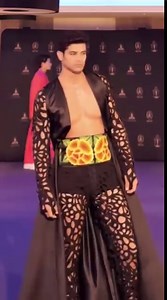 2.2K reactions · 89 shares | ¡ACTITUD! Así lució nuestro espectacular Míster Supranational México Moisés Peñaloza, para la competencia Top Model de Míster Supranational 2022, donde logró colocarse dentro del TOP 5 de finalistas. | Miss México News | Facebook