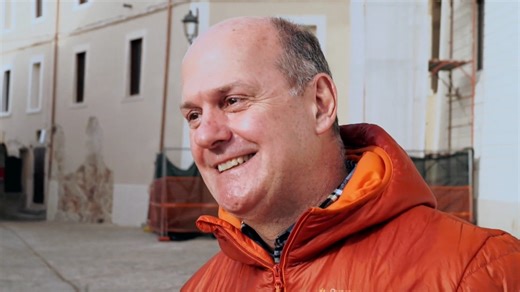 Italy church abuse: Priest confronted by BBC