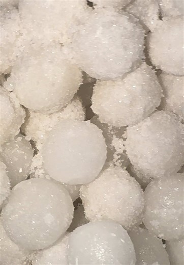 MIXING NAPTHA PARA MOTHBALLS #naphthalene #enoznaphthalene #mothshieldmothballs #paraandnaphtha #naphthaleneballs