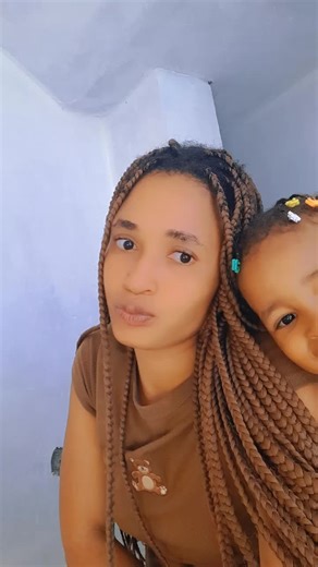 Estherline Dupalis (@estherlinedupalis)’s videos with Ti Pull up By Dadouchie X DJMCG - toujours_la1_1🦁