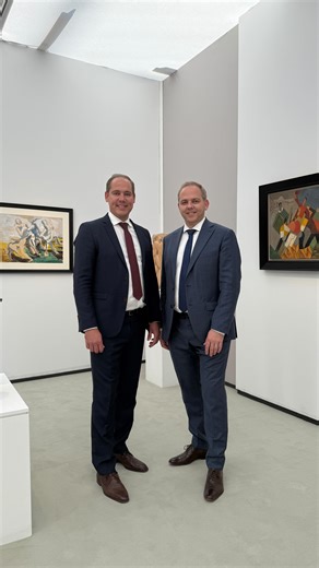 BAIL ART on Instagram: "[ Art Behind • The Fair ] @galeriearfleury @fabparisfair Alexandre Fleury présente Ossip Zadkine « Le langage de la sculpture est un néant prétentieux s’il n’est pas composé de mots d’amour et de poésie. » Ossip Zadkine Ossip Zadkine (1890-1967) Sculpteur et peintre d’origine russe, arrivé à Paris en 1909, il se forge au contact de Rodin, Brancusi, Picasso et Modigliani. Fasciné par l’art antique et les sculptures dites "primitives", il invente un style unique : la taille