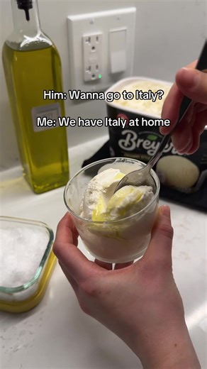 nothing hits like olive oil ice cream 🍨 #fyp #icecream #oliveoil #viralrecipe #dessert