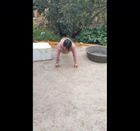 10-year-old girl performs impressive martial arts feats in Bijie, China