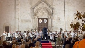Soltanto dieci secondi! Cultura e Armonia Bandalarga Puglia Festival Conversano Willy Green Technology Regione Puglia Conversano - Borgo d'Estate | Banda Conversano Schirinzi "Ligonzo"