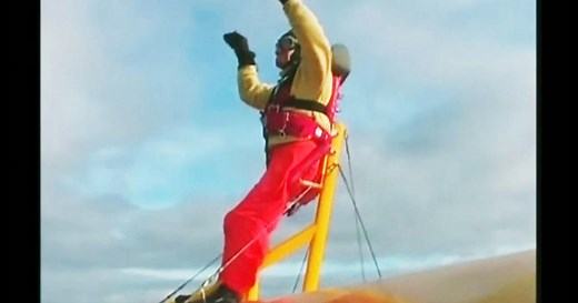 World's oldest wing walker sets new record