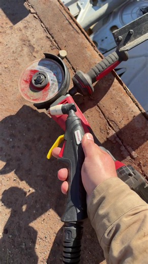 A plasma cutter makes me not even want to use a cut off wheel. #diy #learntoweld #farm #mechanic #metalcutting