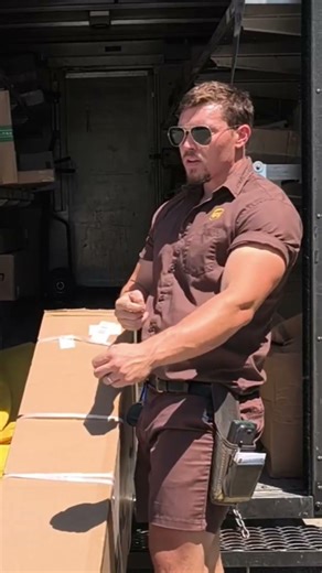 Heavy package? No problem. Sliding it out, picking it up, and getting it done, Let’s go 💪 One stop