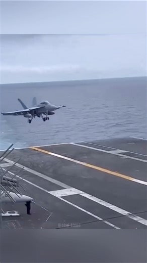 How Fighter jet stop on short surface