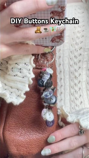 Tuto buttons keychain 🧸🍃 #diy #craft #custom #buttons #diykeychain